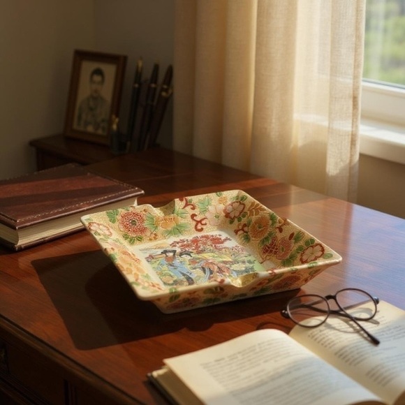 Oriental Ashtray Vintage with gold trim - Picture 2 of 5